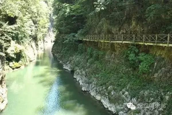 中国最恐怖的“十大”栈道，你想试试哪个？