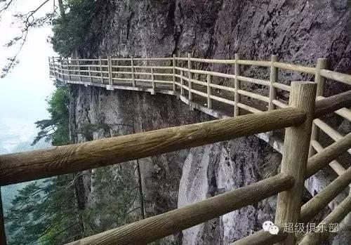 中国最恐怖的“十大”栈道，你想试试哪个？