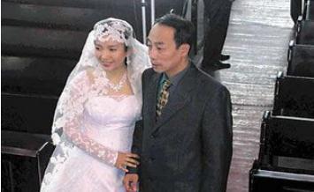 五位嫁给军人的女星，第一位令人向往，图5亲手捧红前夫后离婚