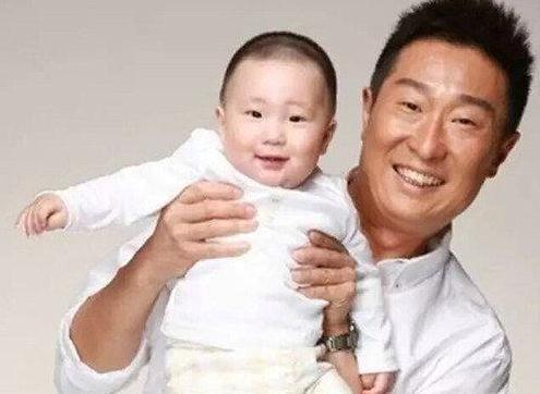 五位嫁给军人的女星，第一位令人向往，图5亲手捧红前夫后离婚