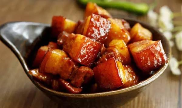 在广东茂名，茂名人年夜饭的菜单，你吃过几种？