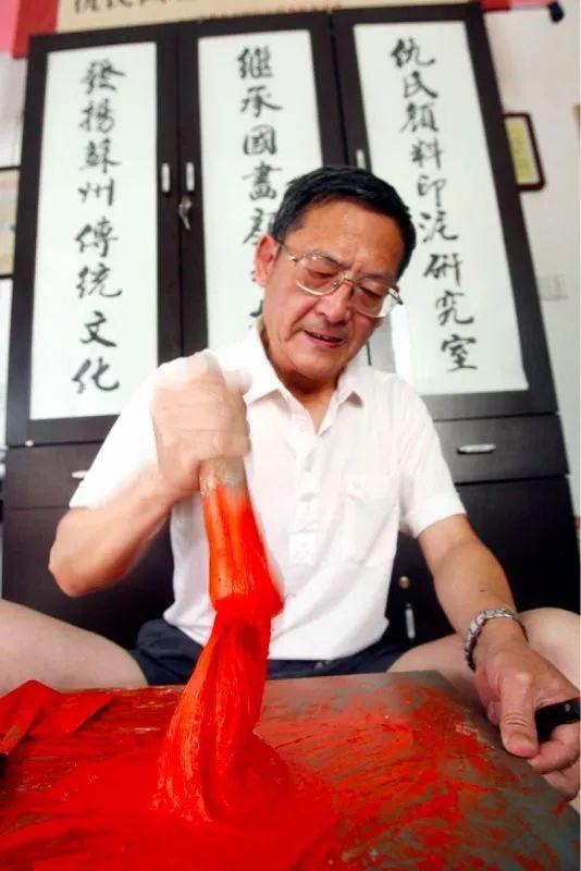 中国最后的颜料大师仇庆年：最怕的是没人传承了