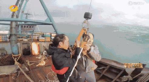 中国最帅的女机长：我们24小时待命，但希望永远只是待命