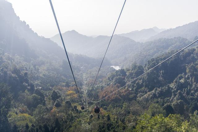 中国最得道的山，白娘子曾经在此修炼过，秋色正美！你知道是哪吗