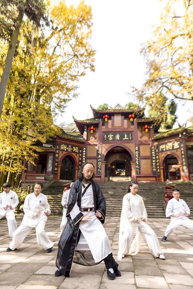 中国最得道的山，白娘子曾经在此修炼过，秋色正美！你知道是哪吗