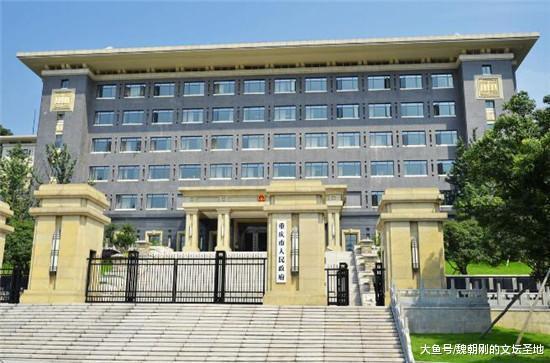 中国各大城市政府办公大楼: 成都最奢华, 武汉最低调, 广州最亲切