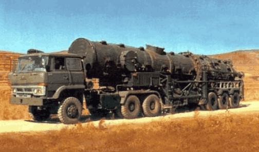 中国最强导弹高调亮相, 距离远超东风41