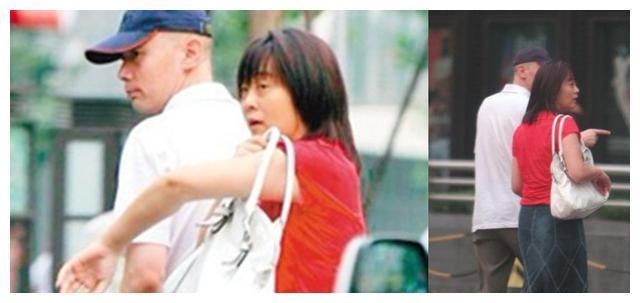 60岁葛优全家近照，朴素妻子是小学美术老师，至今没孩子