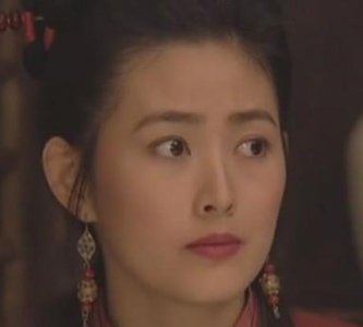 ​老版《水浒》“潘金莲”近照，如今45岁往日风华已不再！