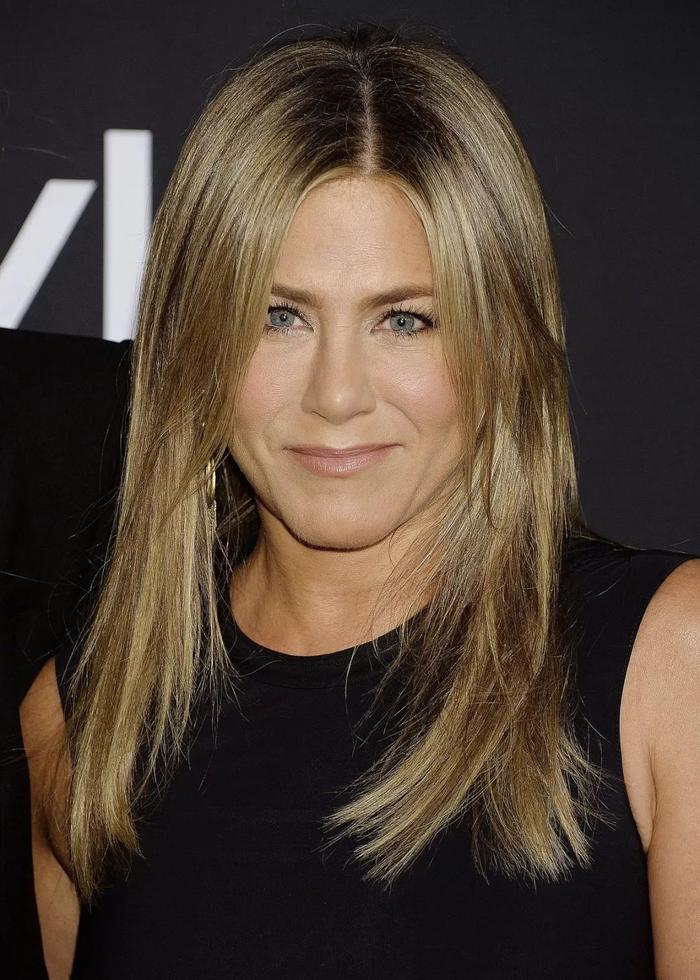 “表情包”龙妈下线，她标志性的抬头纹怎么不见了？！