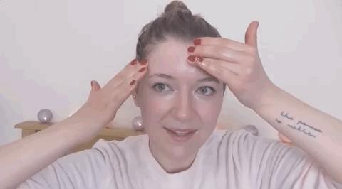 “表情包”龙妈下线，她标志性的抬头纹怎么不见了？！