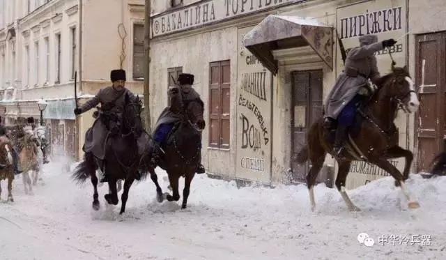 从“折腕老手”到“巴顿剑”，美军骑兵刀究竟是垃圾还是神兵？