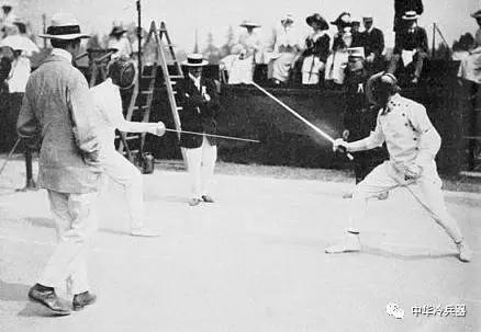 从“折腕老手”到“巴顿剑”，美军骑兵刀究竟是垃圾还是神兵？