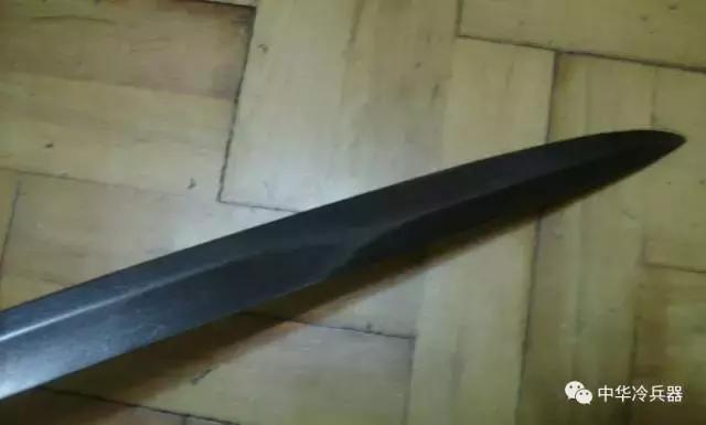 从“折腕老手”到“巴顿剑”，美军骑兵刀究竟是垃圾还是神兵？