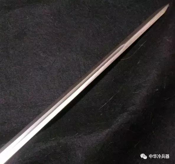 从“折腕老手”到“巴顿剑”，美军骑兵刀究竟是垃圾还是神兵？