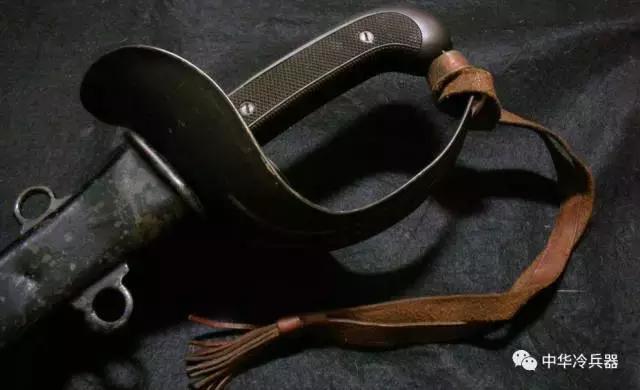 从“折腕老手”到“巴顿剑”，美军骑兵刀究竟是垃圾还是神兵？