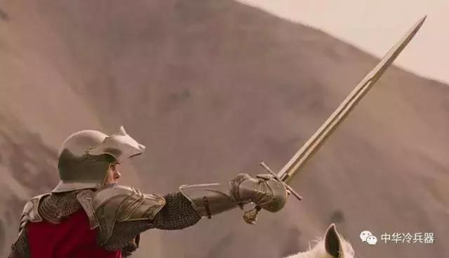 从“折腕老手”到“巴顿剑”，美军骑兵刀究竟是垃圾还是神兵？