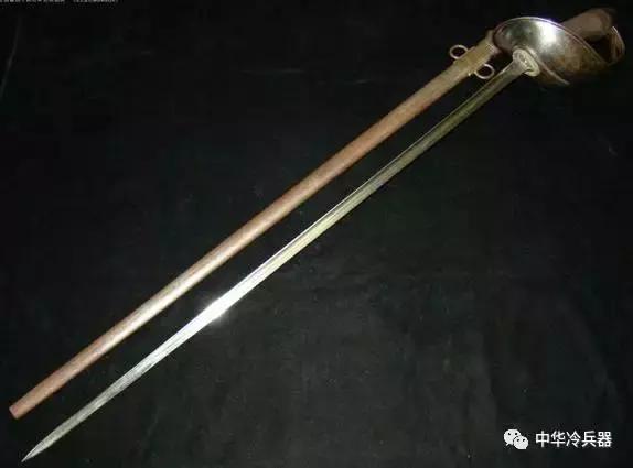 从“折腕老手”到“巴顿剑”，美军骑兵刀究竟是垃圾还是神兵？