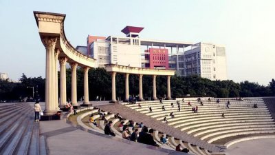 ​中国最好的3所政法大学，西南政法大学排“老三”，第一当之无愧
