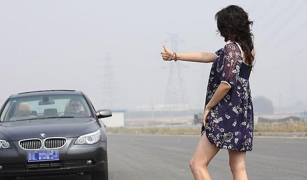 川藏线上的穷游女，老司机告诉你这种姑娘千万别搭，不然肯定后悔