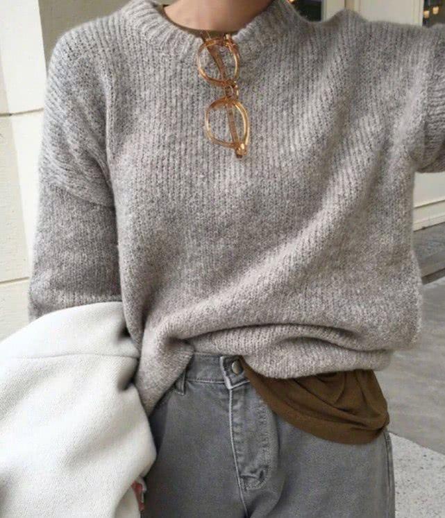 “巧克力”色系最近很火，深浅随意切换，大牌有范儿还能耍酷