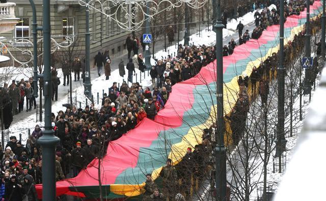 苏联最无奈国家，国家富得流油，但人口锐减30%，自杀率世界第一