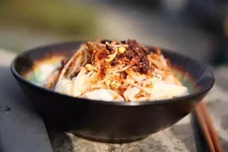 经典不过一碗汉中热米皮,“中国十大经典地方早餐”之一!