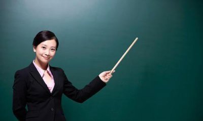 ​“最美”中学女教师,课堂照片太迷人,坚持2点才是关键