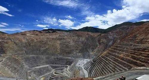 中国最神秘富豪被曝出 身价千亿 年收入5000亿 旗下还有万亿资产