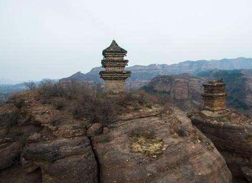 中国最“神秘”的塔：建在40米巨石上，近代无人能上，建造成谜