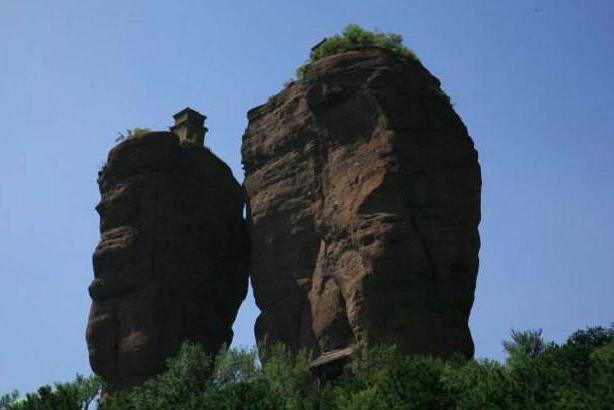 中国最“神秘”的塔：建在40米巨石上，近代无人能上，建造成谜