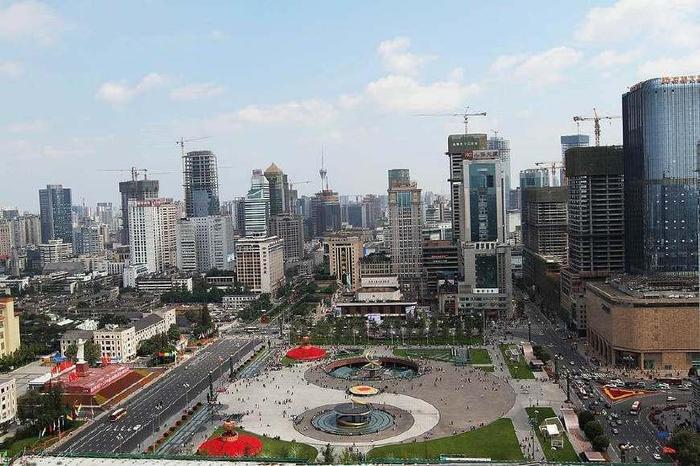 中国最大的8个广场：天安门排第三，第一是它的四倍，曾是垃圾场