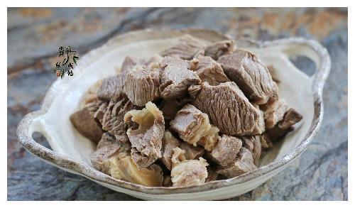 西红柿土豆炖牛肉的正确做法，牛肉香软，汤汁可口，学会不求人