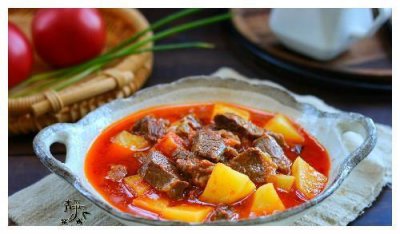 ​西红柿土豆炖牛肉的正确做法，牛肉香软，汤汁可口，学会不求人
