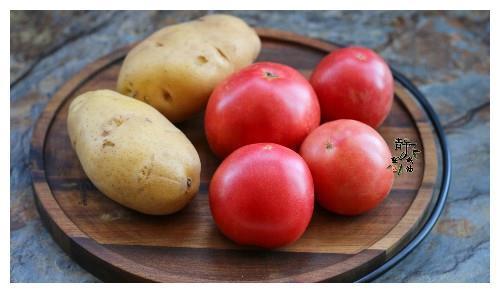 西红柿土豆炖牛肉的正确做法，牛肉香软，汤汁可口，学会不求人