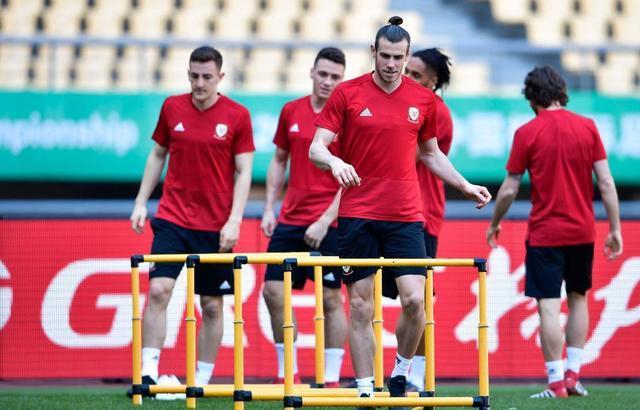 中国杯战威尔士一触即发！这11人是里皮心中最强国足阵容？