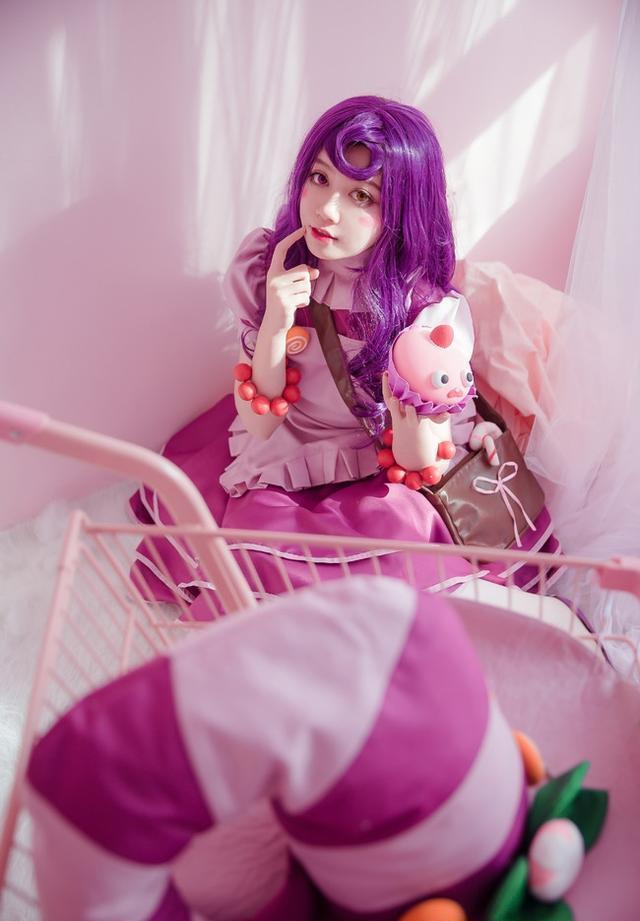 英雄联盟糖果女巫璐璐cos，你想尝尝我的糖果吗？