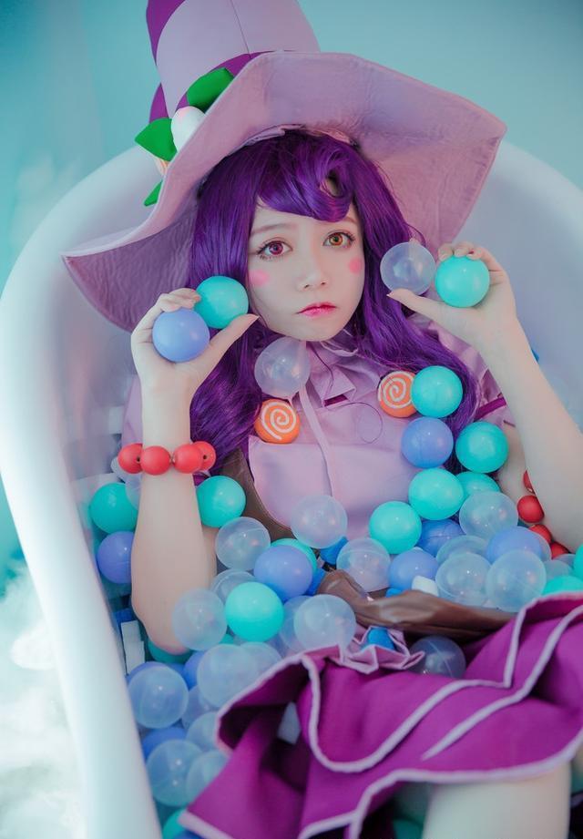 英雄联盟糖果女巫璐璐cos，你想尝尝我的糖果吗？