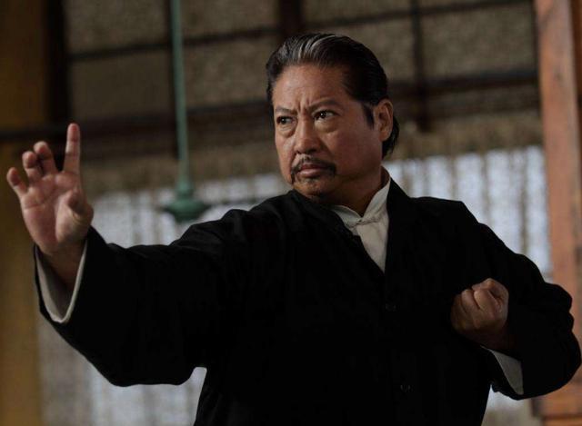 洪金宝为何被称为大哥大，看看他洪家班的成员