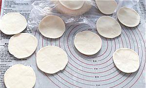 做春饼用热水跟冷水都不对，教你正确的做法，保证柔软不硬