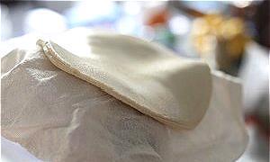 做春饼用热水跟冷水都不对，教你正确的做法，保证柔软不硬