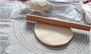 做春饼用热水跟冷水都不对，教你正确的做法，保证柔软不硬