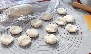 做春饼用热水跟冷水都不对，教你正确的做法，保证柔软不硬