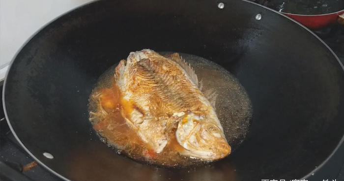 快过年了，鱼肉试过这样吃吗？做法简单又好吃，做一条待客真有面