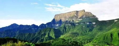 中国最美桌山，景色奇绝壮观，少有人知道，日出云海随便看