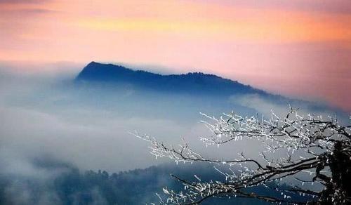 中国最美桌山，景色奇绝壮观，少有人知道，日出云海随便看