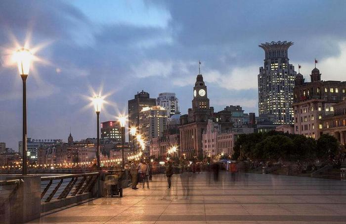 中国最挤十大街道,前三连北上广影子都没有,外滩才倒数第三!