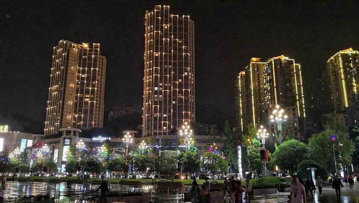 中国最挤十大街道,前三连北上广影子都没有,外滩才倒数第三!