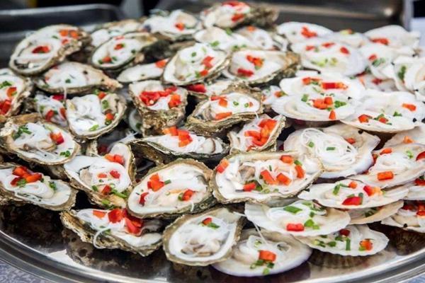 丹麦生蚝泛滥，求救中国“吃货”，国内网友回应：备上大酱