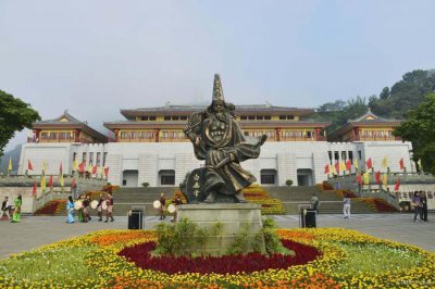 ​中国最“可怕”景区，白天人山人海，晚上无人敢涉足，这是哪里？